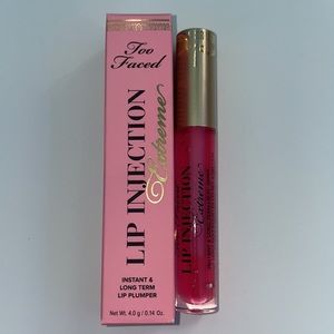 Too Faced Lip Injection Extreme in Bubblegum Yum
